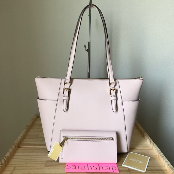 🌼Michael Kors Set - Picture 2 of 16